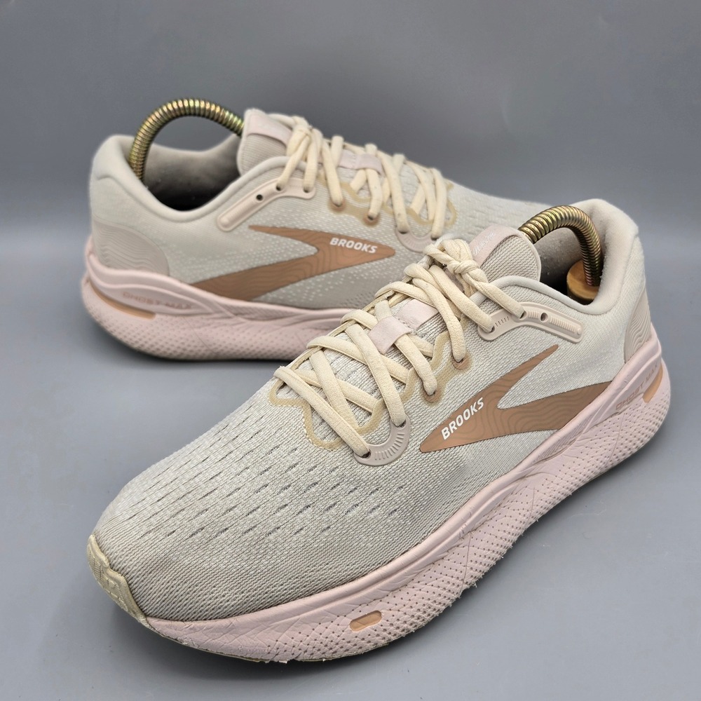Brooks Running Shoes Womens 9.5 Cream Ghost Max Neutral Cushion 1203951B135
